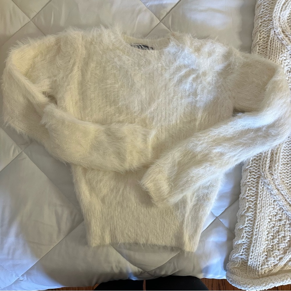 Fuzzy fitted long sleeve